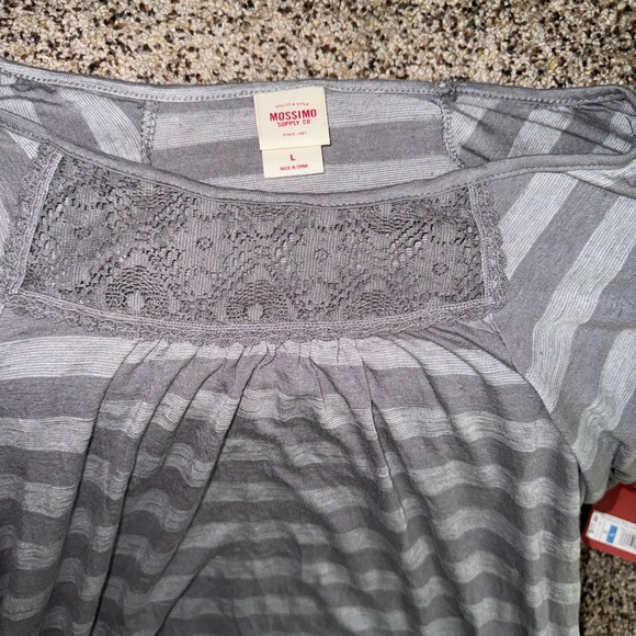 Mossimo Top - Picture 2 of 2